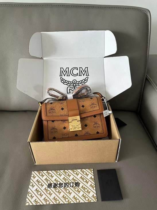 Picture of MCM Handbags _SKUfw242037449fw